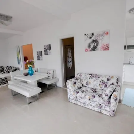 Prázdninový dům M *